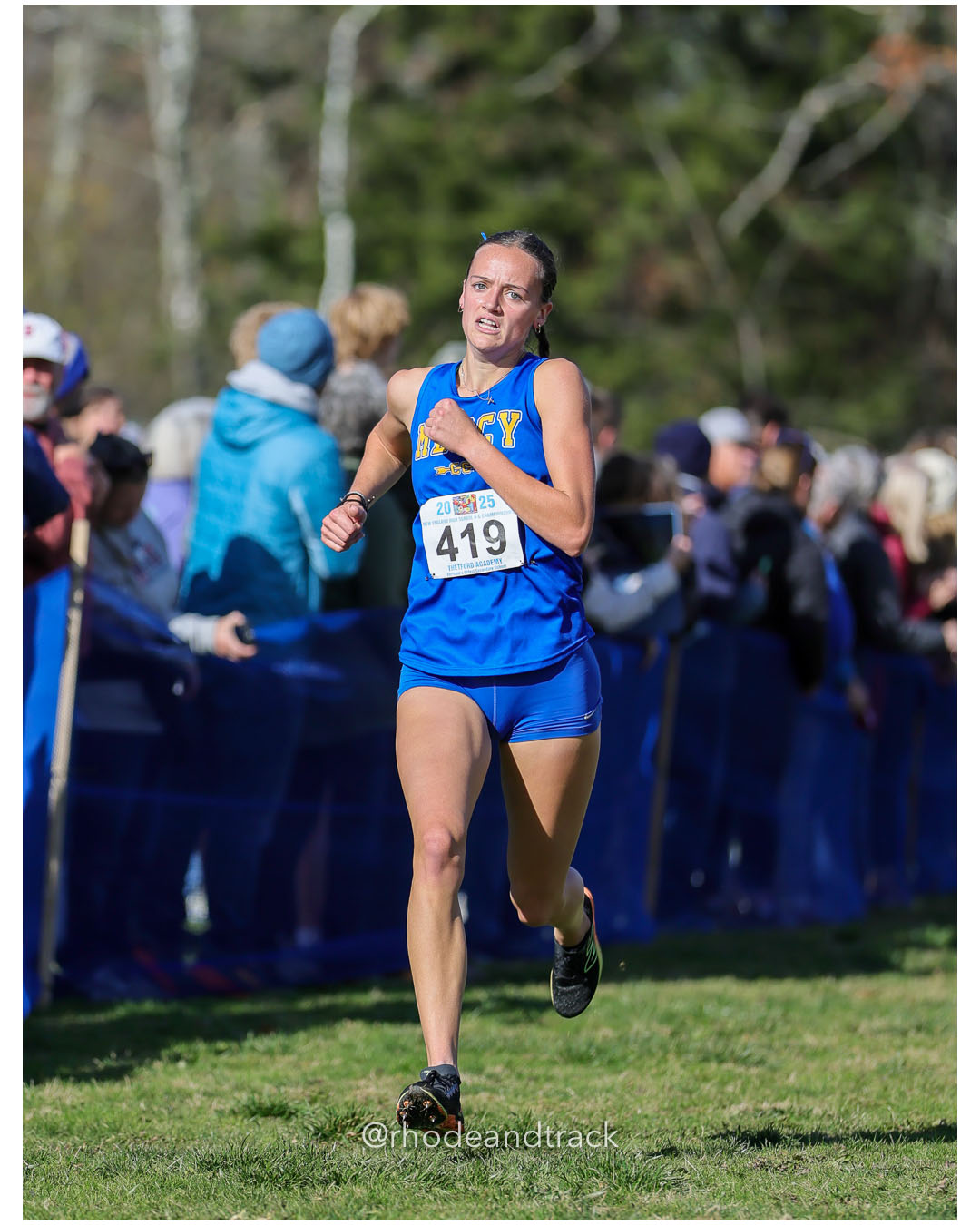 Sarah Roberts, Mercy High School, P12, 19:22.43 - New England Cross Country State Championship - Thetford Vt - November 8, 2025 File: ./dir-1-Girls-Championship/251108-2025-New England-Cross-Country-Championships-Thetford-VT-216-296A3959.jpg Sarah Roberts, Mercy High School, P12, 19:22.43 - New England Cross Country State Championship - Thetford Vt - November 8, 2025 – 2025 New…
